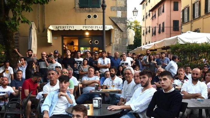 E intanto il mondo politico si divide sul “miracolo”
