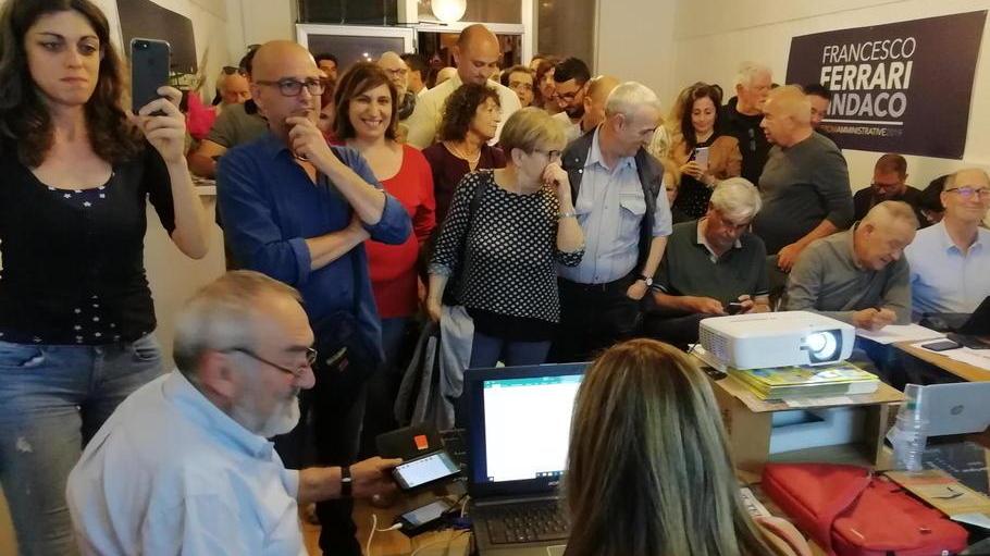 Ferrari esulta: «Si è compiuta una magia, con me tutti i piombinesi saranno sindaci»