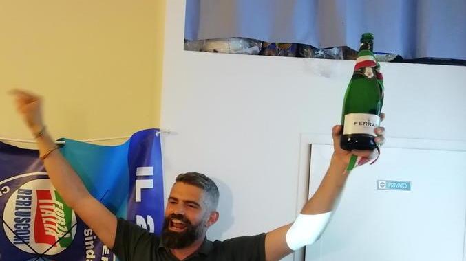 Al Comitato Ferrari l’attesa fiduciosa e poi con i primi dati scoppia la festa