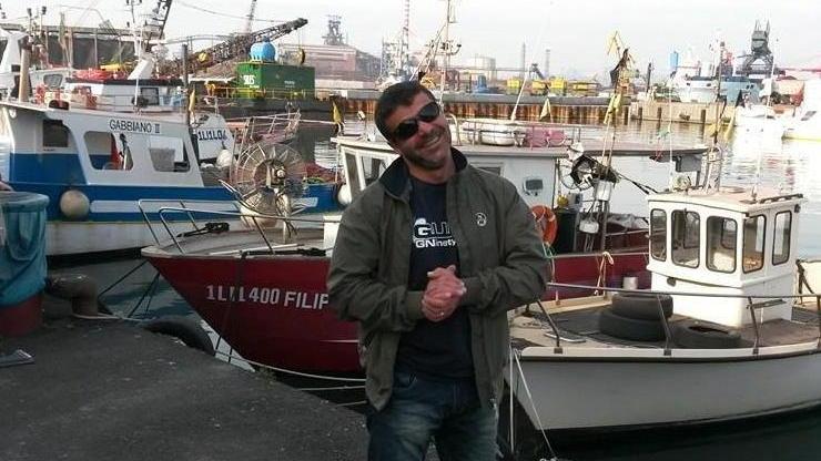 Trovato morto sulla barca pescatore di 43 anni
