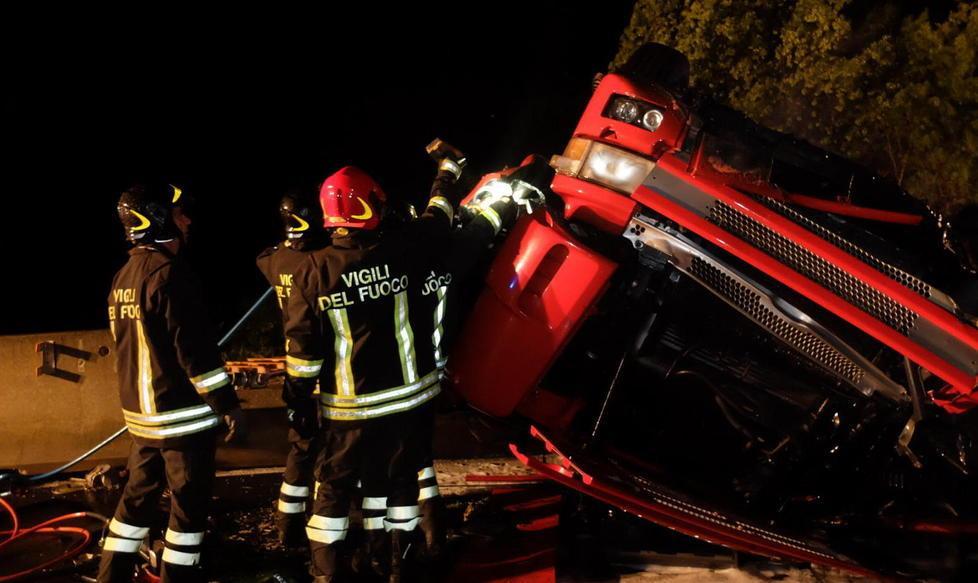 Camionista morì nel tir in fiamme Titolare sotto accusa