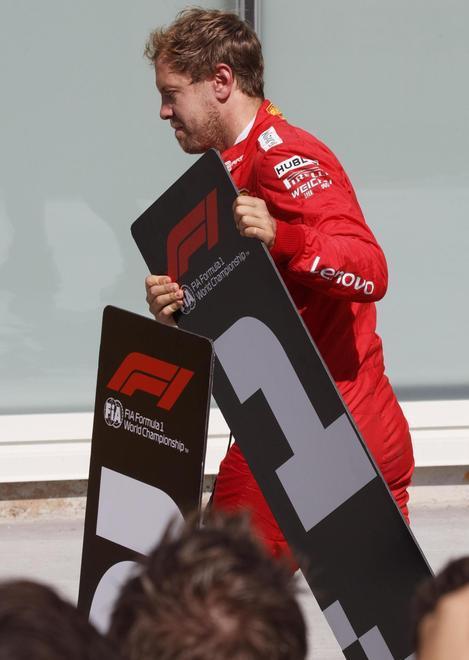 Vettel al primo posto ma la penalizzazione premia Hamilton E scoppia la polemica 