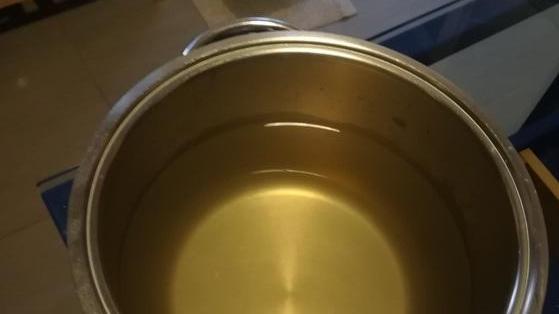 Decine di massarosesi di nuovo con l’acqua sporca