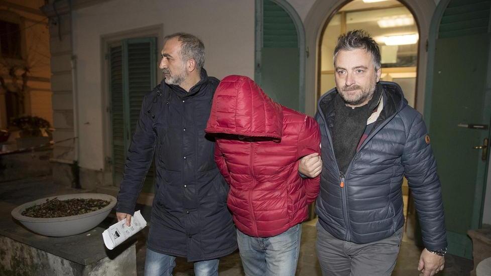 L’arresto di uno dei due banditi il 28 gennaio 2018 (Foto Nucci)