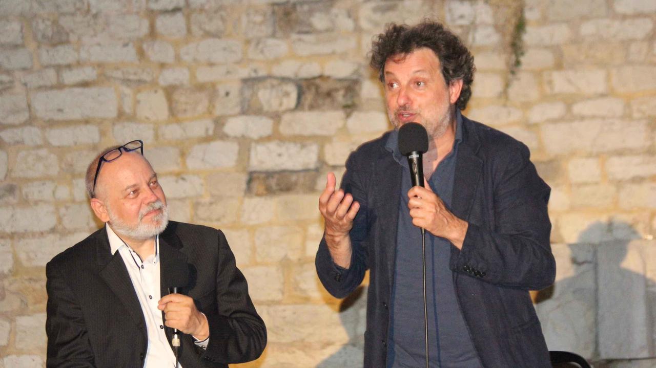 Il giornalista e critico Federico Berti insieme a Leonardo Pieraccioni (foto Batavia)