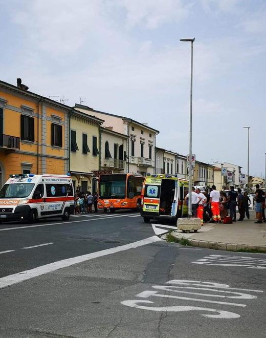 Spray urticante contro un coetaneo sul pullman denunciata baby gang