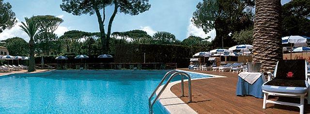 Dieci posti all’Hotel Augustus per bar e cucina dello stabilimento