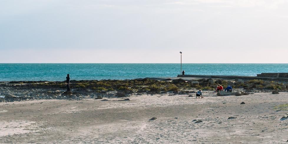 Attika, si cercano attori per lo show in spiaggia: anche surfer