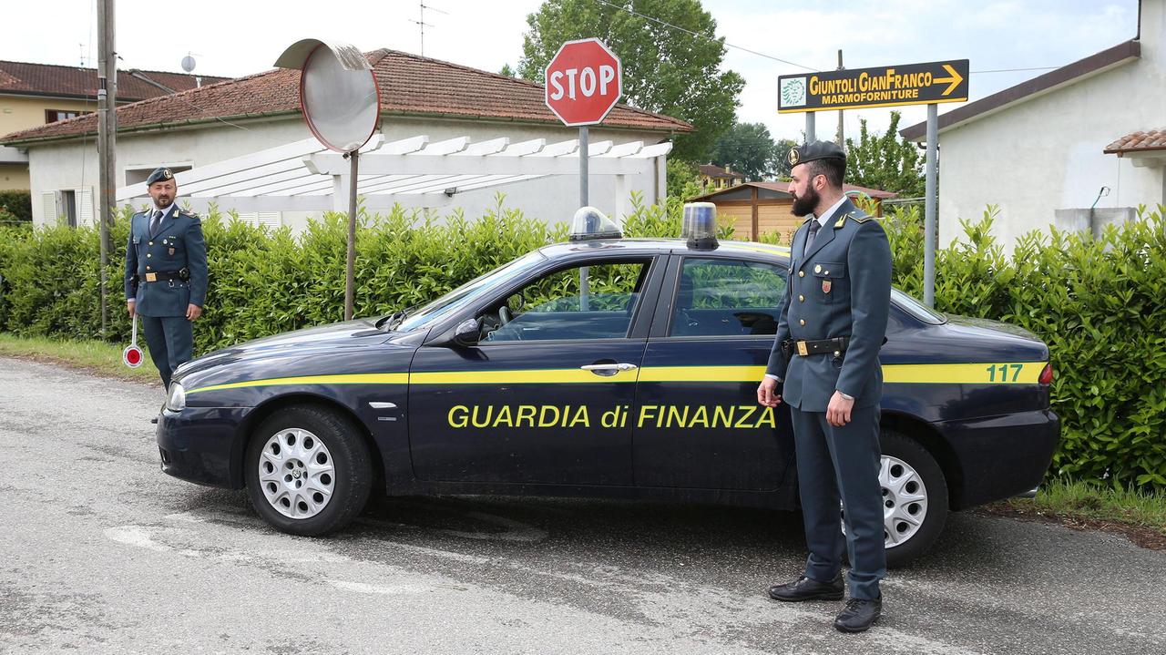 Una pattuglia della Guardia di Finanza