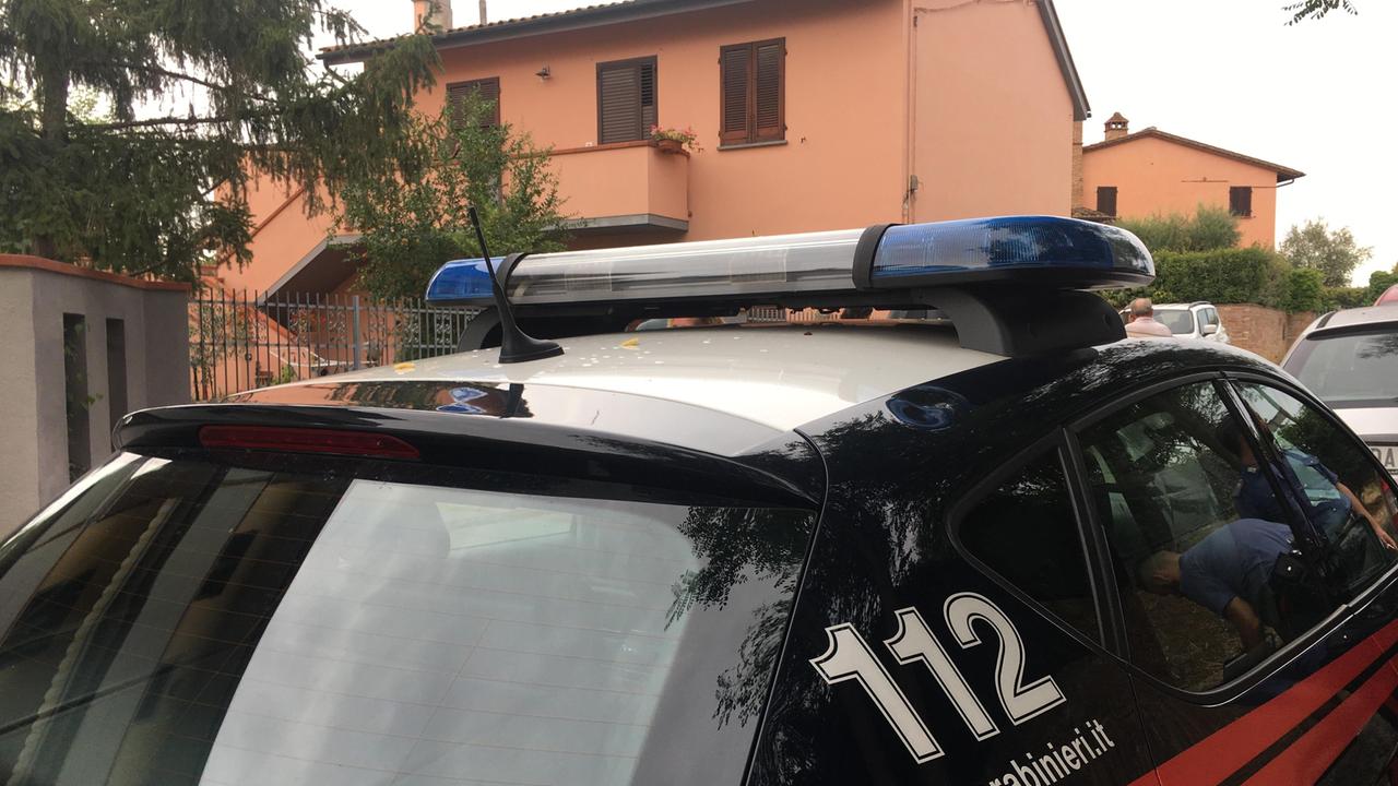 Casa svaligiata in pieno giorno, rubati soldi e gioielli