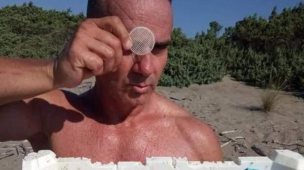 Guerra alle plastiche, 5 minuti per pulire le spiagge