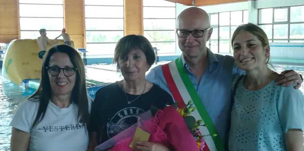 Premi ai bambini e all’insegnante che va in pensione 