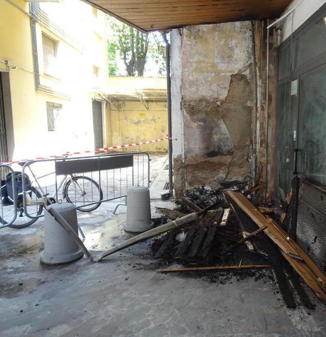Incendio in un fondo trasformato in dormitorio