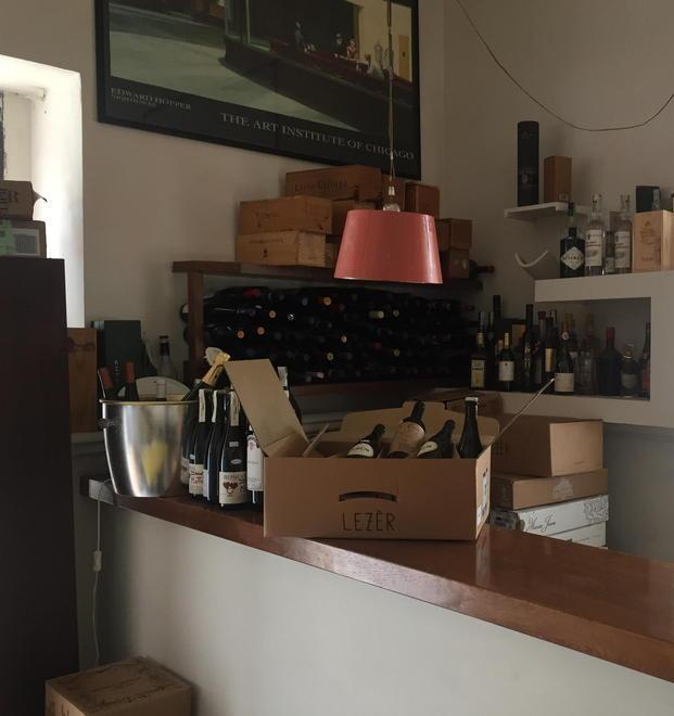 L'interno del ristorante "Ai Paparazzi"