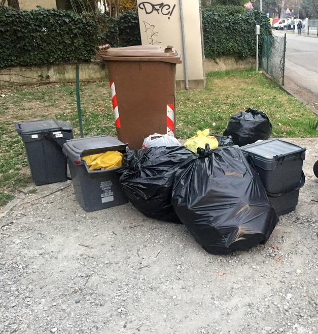 Reggio Emilia, ecco la nuova Tari: da luglio scatta la tariffa puntuale per il porta a porta 