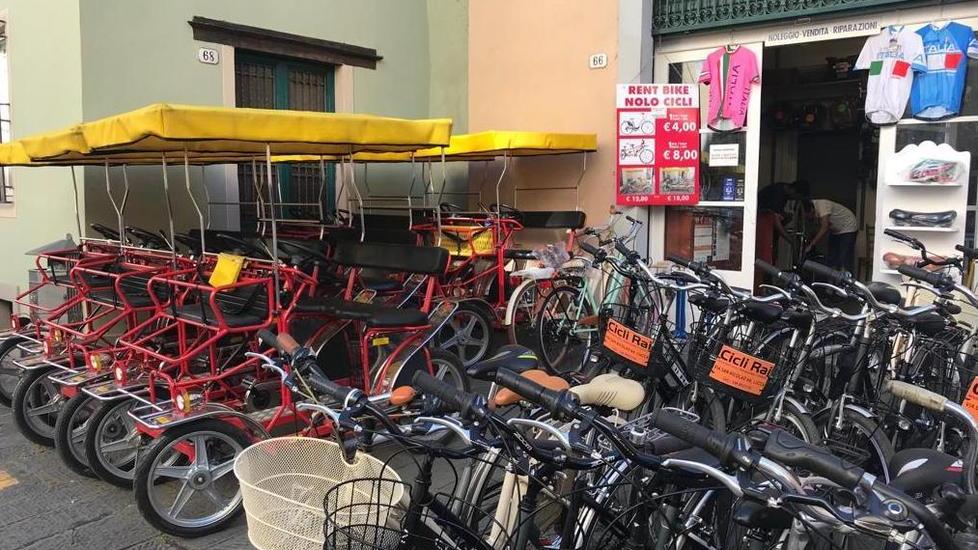 Furia dei noleggiatori: «Incontro col prefetto e chiederemo i danni»