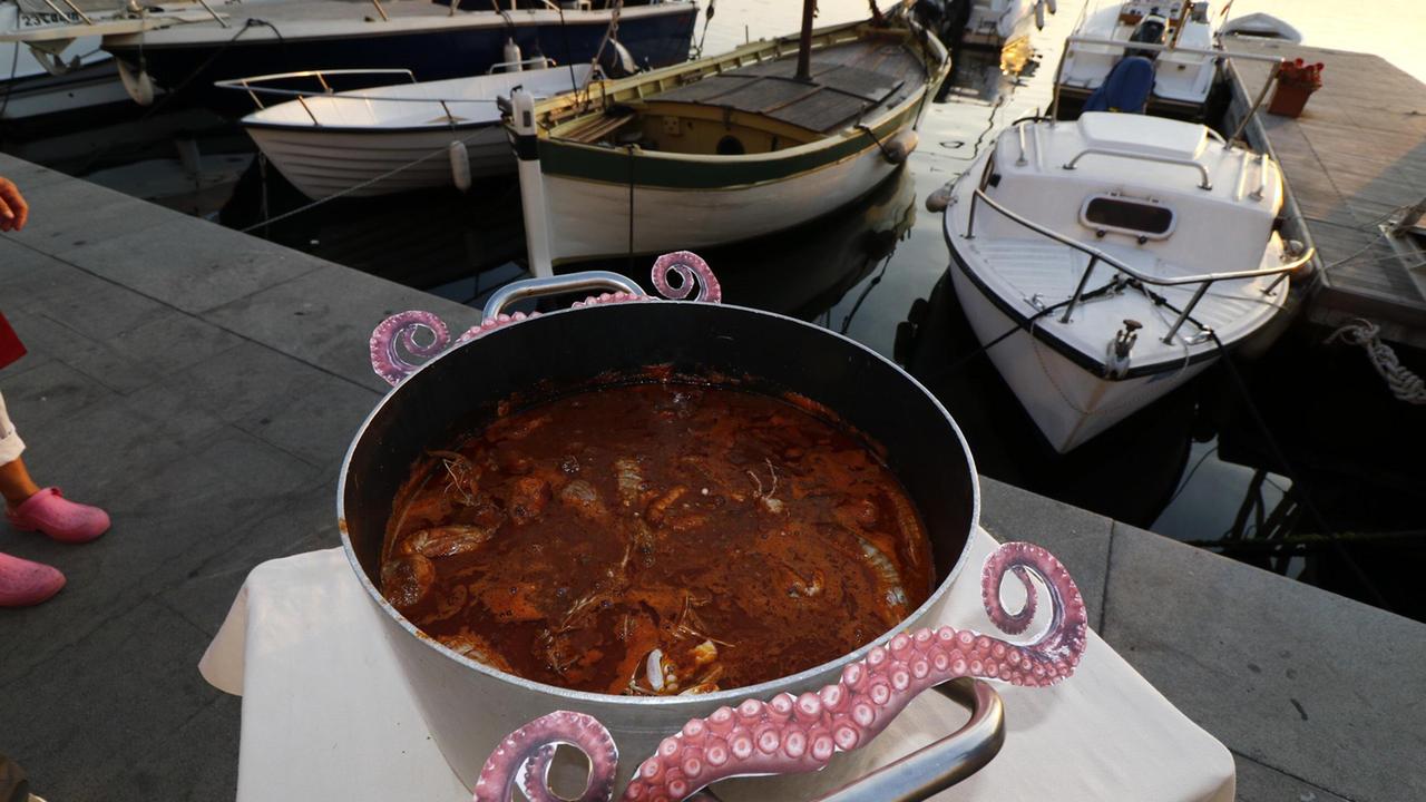 Il cacciucco con 5 "c" scatena il suo sapore e l’orgoglio livornese
