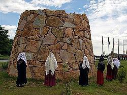 Il nuraghe fatto costruire dalla comunità sarda alla periferia di Biella