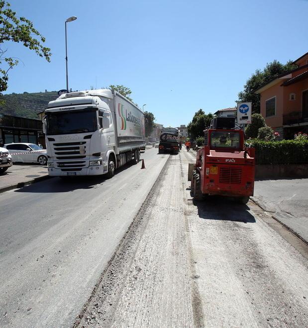 Strada chiusa, insorgono i commercianti 