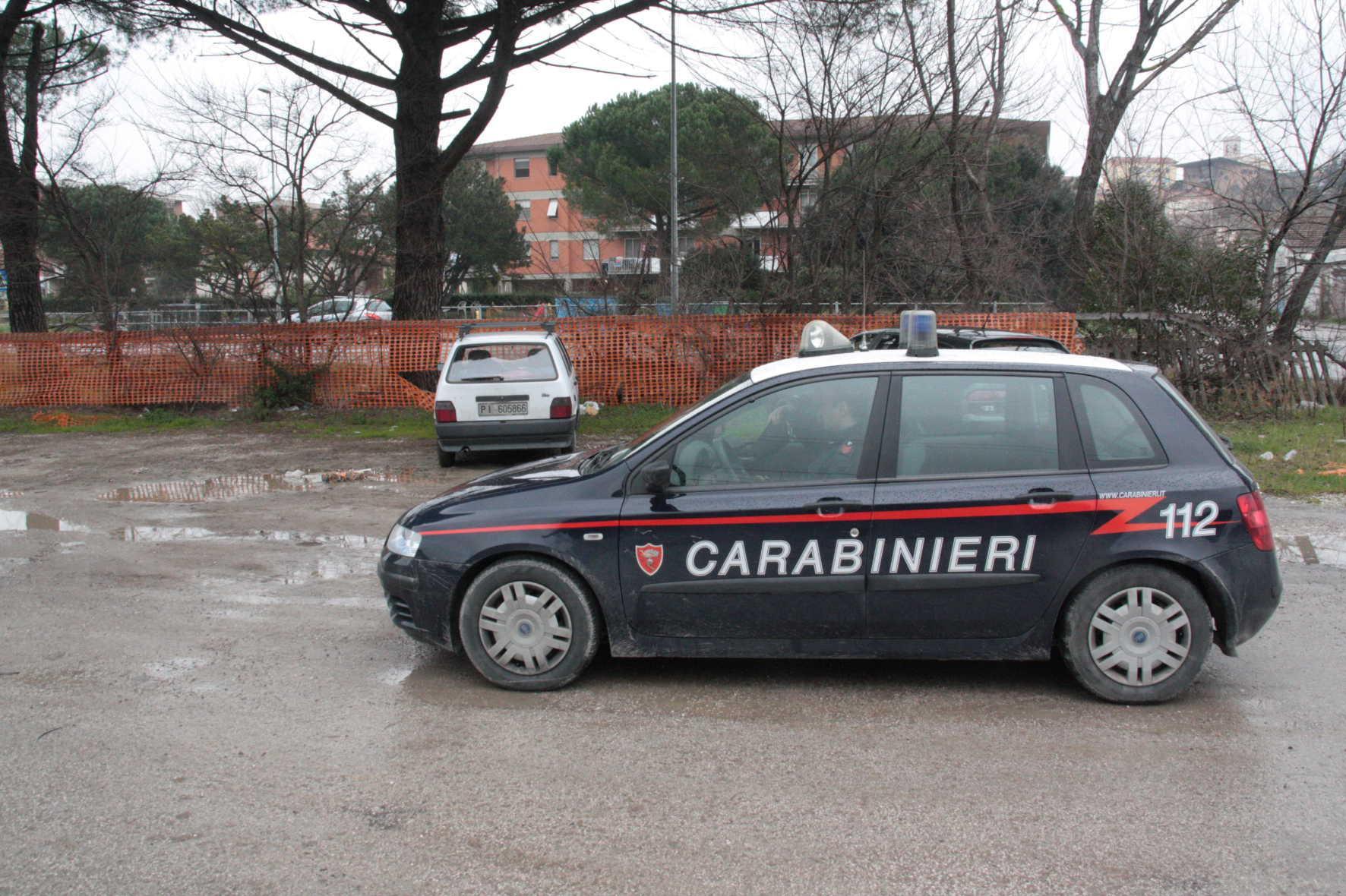 Una pattuglia dei carabinieri di Collesalvetti (foto d'archivio)