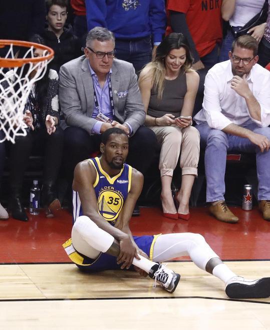 I tifosi Raptors si tassano per la fondazione di Durant