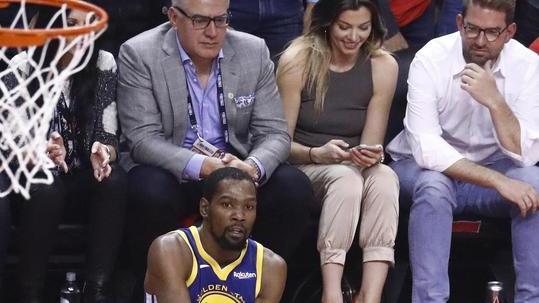 I tifosi Raptors si tassano per la fondazione di Durant