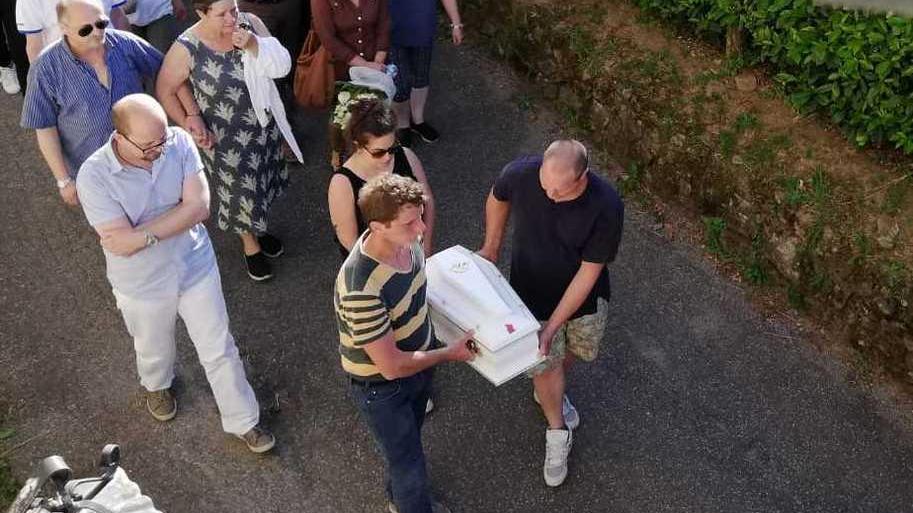 L’addio a Tommaso a 34 giorni dalla nascita