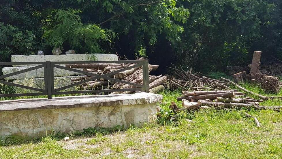 Piazzola in stato d’abbandono