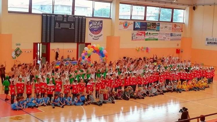 Saluto all’anno scolastico per “Altobelli” e “Amici” tra fiabe, musica e danza