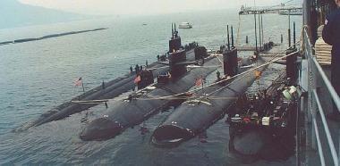 Una foto storica: tre sommergibili Usa nella base di Santo Stefano