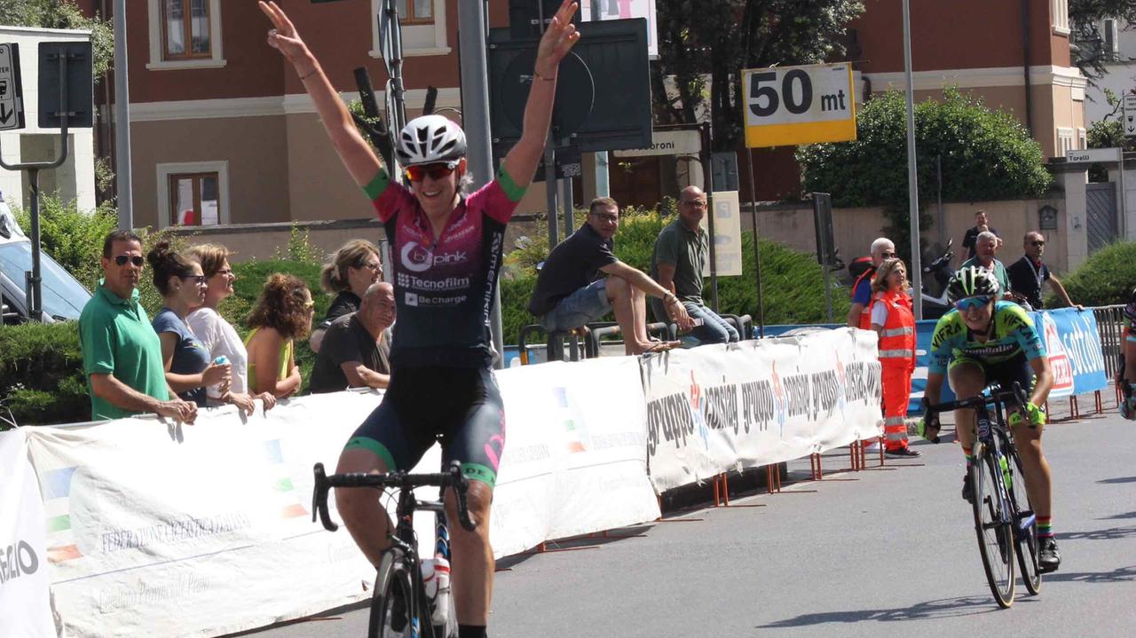 La volata vincente di Simona Frapporti (foto Batavia)