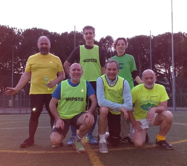 A Capannori va in scena “il calcio camminato”: vietato correre e alzare palla 
