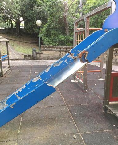 «Hanno rotto lo scivolo al parco della Finoria» 