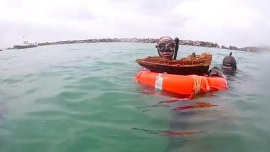 Raccolti 300 chili di rifiuti nel mare davanti a Tirrenia