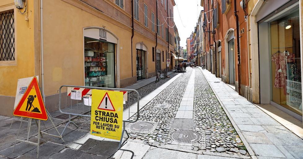 Via Gallucci, perdita d’acqua