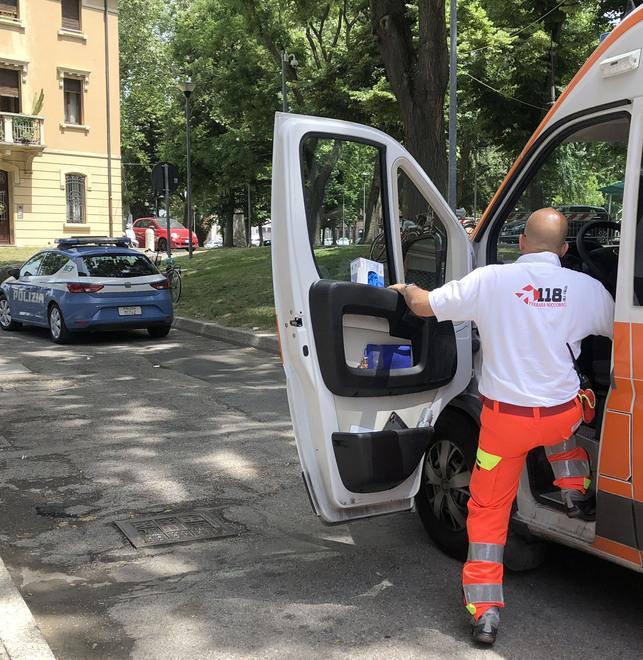 Infortunio Resta ferito cadendo dalla scala