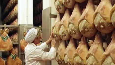 Inchiesta prosciutti scatta l’ultimatum «Serve più rigore sui controlli»
