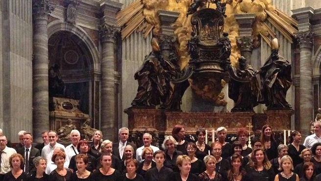 Applausi per l’esibizione del Coro di Sant’Anselmo