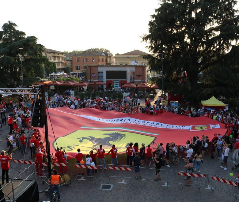 Maranello Oltre trentamila visitatori per la magica Notte Rossa 