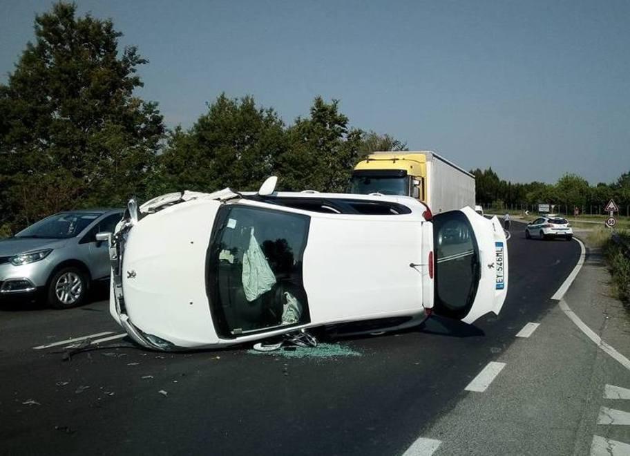 Carpi, schianto fra due auto in via Guastalla, ferita bimba di 6 anni 