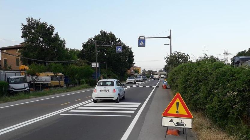I residenti esultano: pedonale, segnaletica e fine di disagi e pericoli