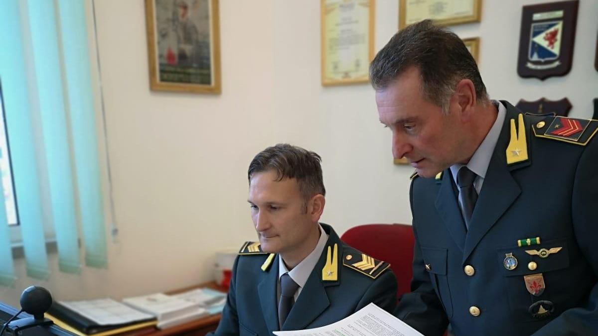 Finanzieri al lavoro (foto d'archivio)