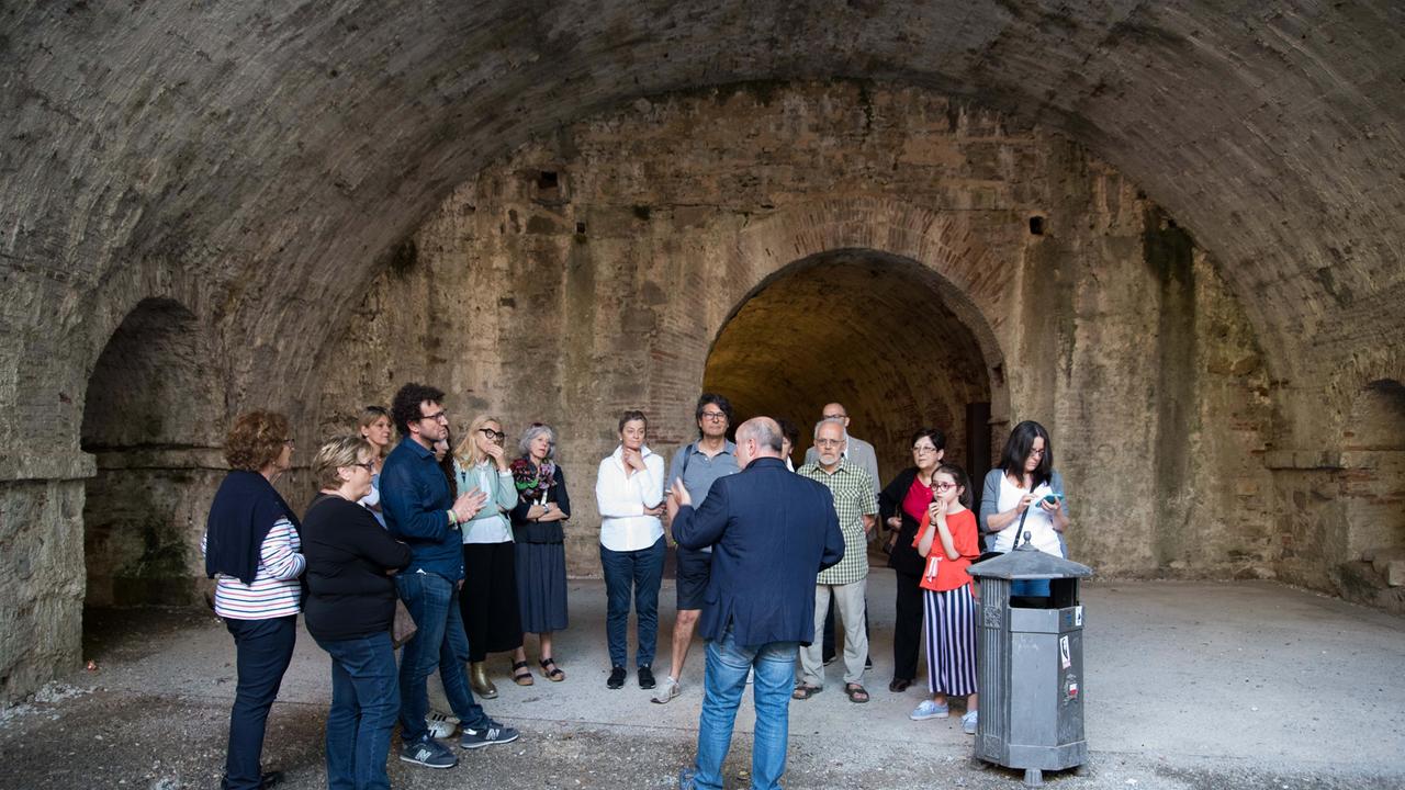 Lucca, l’emozione dei sotterranei delle Mura come nessuno li ha mai visti