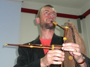 Magico dialogo tra le launeddas e la cornamusa