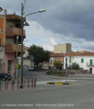 A destra uno scorcio di Ottana (Sedda)   