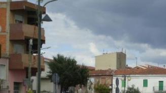A destra uno scorcio di Ottana (Sedda)