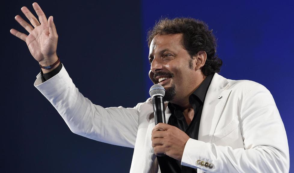 Festival all’Arena della Versilia, Brignano completa il cartellone 