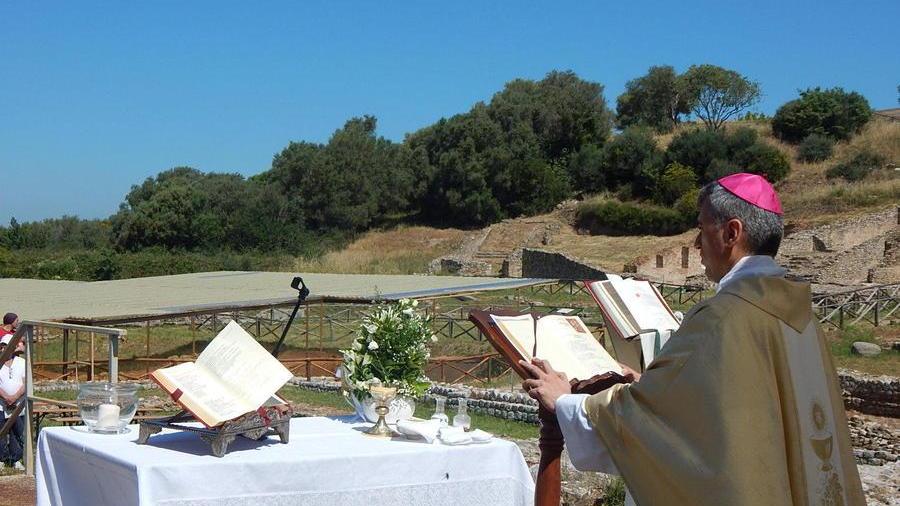 Monsignor El Kassis prega per le minoranze al Parco archeologico