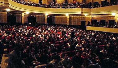 Pubblico al teatro Verdi di Sassari