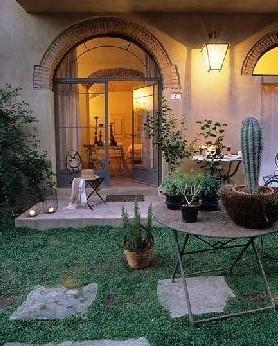 Multata per evasione fiscale la Locanda di Villa Toscana 